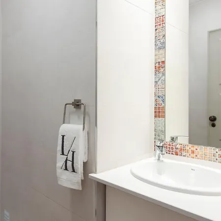 Appartamento Two Bed With Pool View