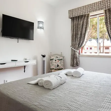 Two Bed With Pool View Vilamoura