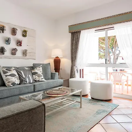 Two Bed With Pool View Apartment