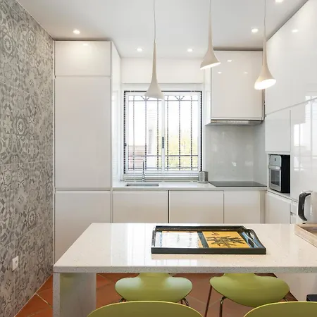 Apartman Two Bed With Pool View